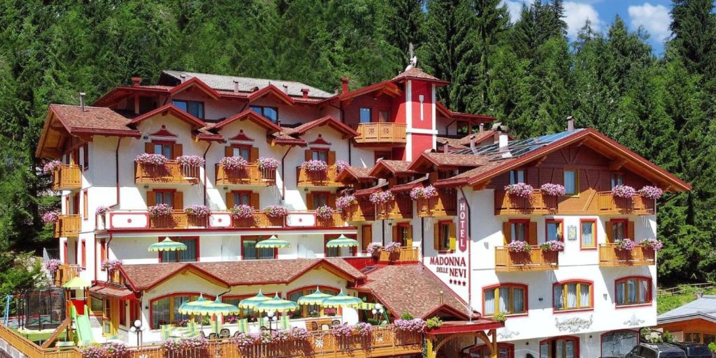 Hotel MADONNA DELLE NEVI****